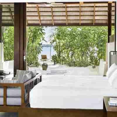 Beach Villa soveværelse på Conrad Rangali Maldiverne