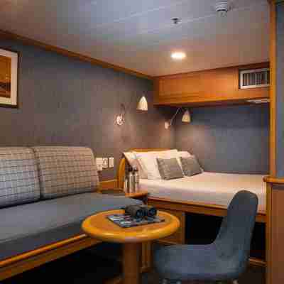 cabin-deck-yacht-isabela-ii-galapagos-islands-420x420