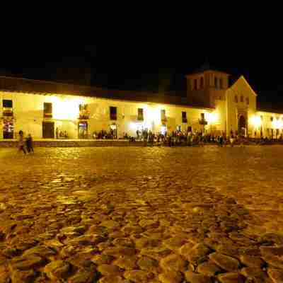 Plaza de Armas Villa de leyva natten er faldet på