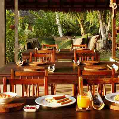 Maden er lokal og indbydende på Koyao Island Resort på Koh Yao Noi i Thailand