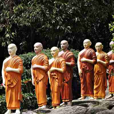 Række af statuer, verdens buddhist tempel, Kandy