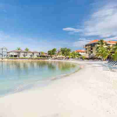 Avila ligger helt ned tl det caribiske hav på Curacao