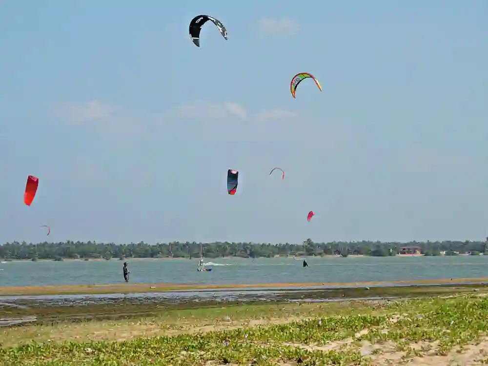 Kitesurfere, Kalpitiya, Sri Lanka