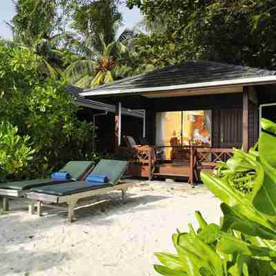 Det vigtigste rum i Beach Villaen er udenfor. Royal Island Resort & Spa, Baa Atoll, Maldiverne