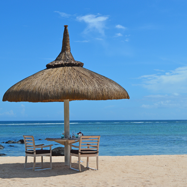 Hyggespot i skyggen på stranden