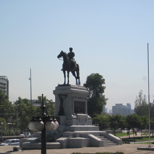 statue