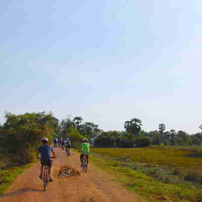 Easia Travel Battambang - Countryside Bike Tour Battambang - Copy (2)