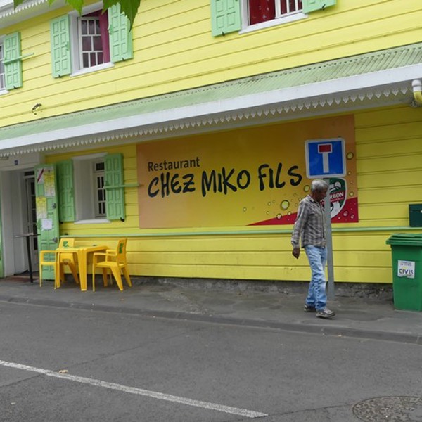 Farverig bygning på Reunion