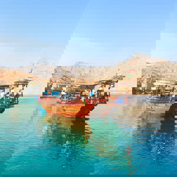 Dhow traditionel træbåd i Oman