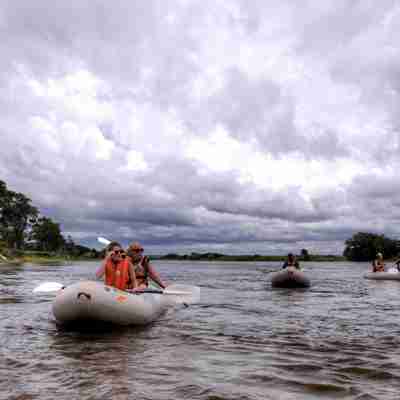 Kanoturen på Zabezi River er for alle, Zimbabwe