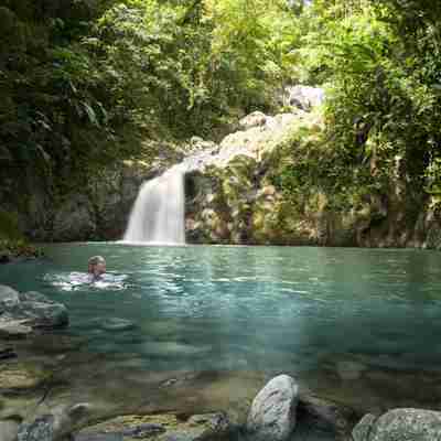 Man kan bade i de flotte vandfald, Trinidad & Tobago