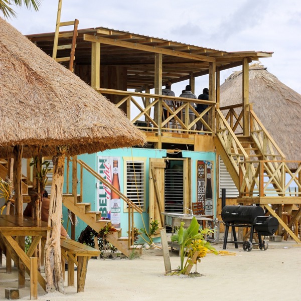 Strandboliger langs belizes kyst